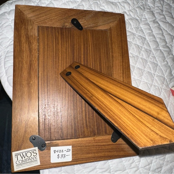 Two’s Company NWT Green and Cream Chevron Picture Frame Accent - Picture 4 of 4